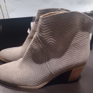 Ankle boots